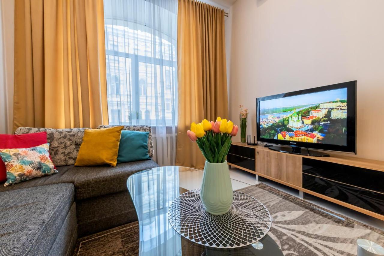 2К Квартира Між Майданом Та Софією Київською Apartment Exterior photo