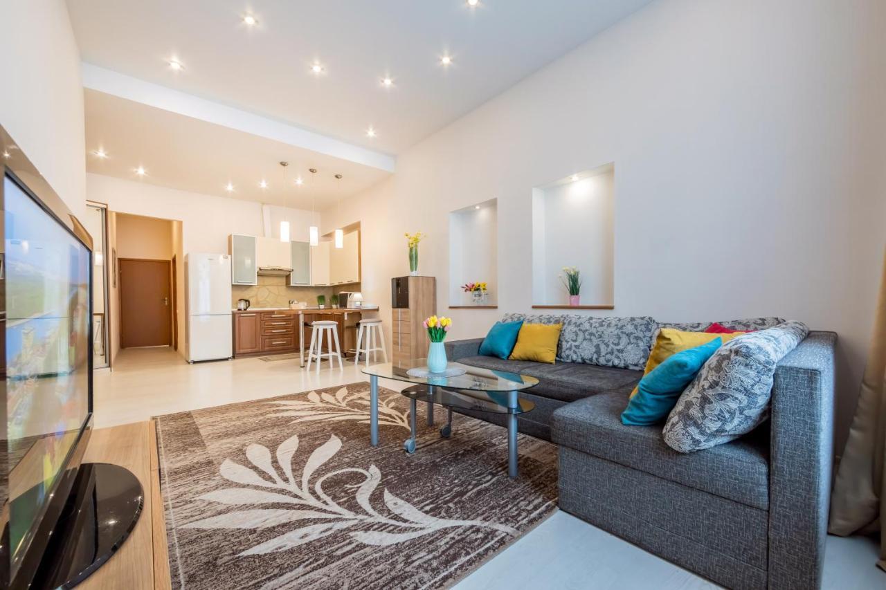 2К Квартира Між Майданом Та Софією Київською Apartment Exterior photo